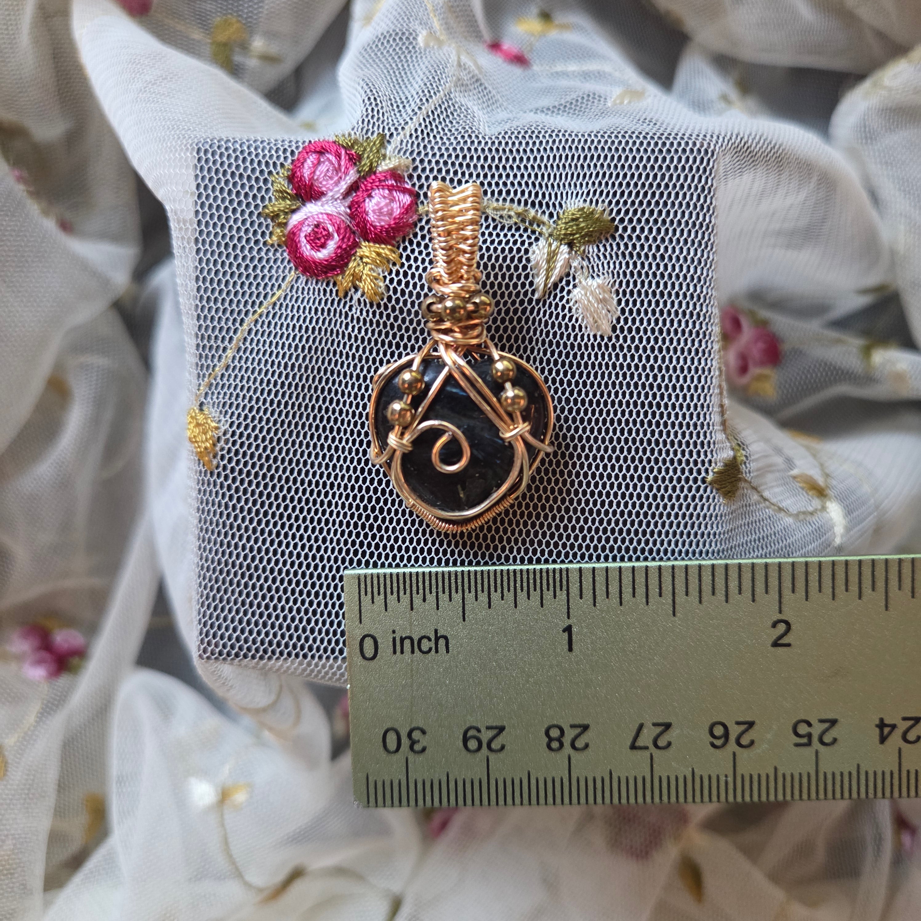 Arfvedsonite Mini Heart Wrap (Gold Wire)