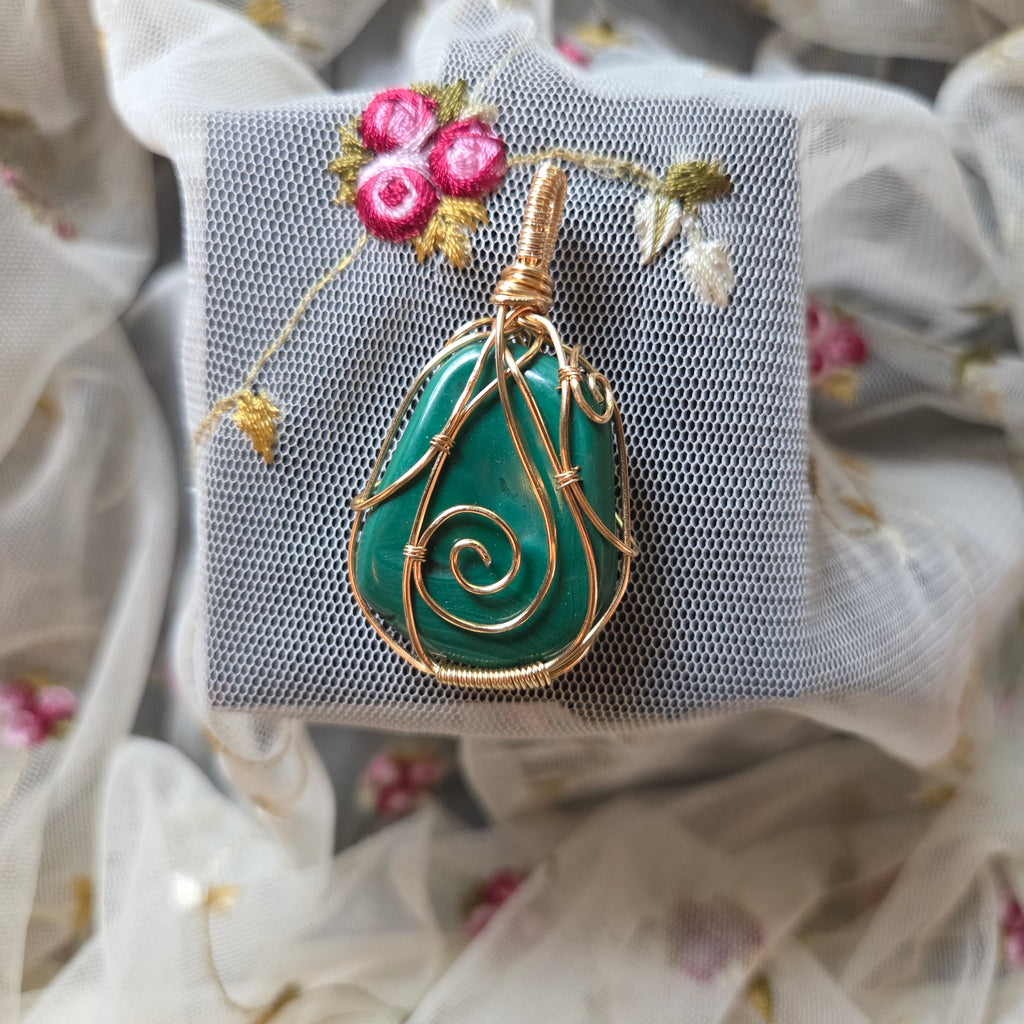 Large Malachite Natural Tumbled Wrap (Gold Wire)