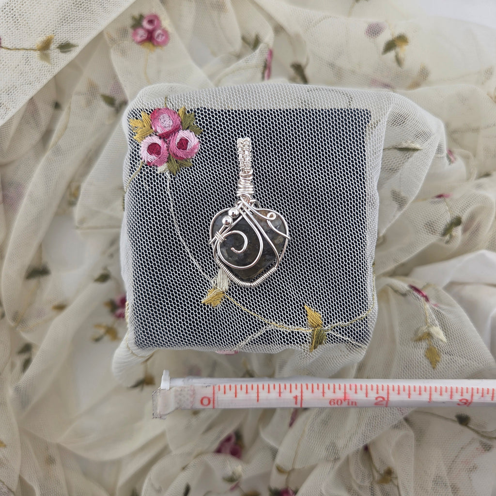 "Itty" Llanite Heart Wrap (Silver Wire)