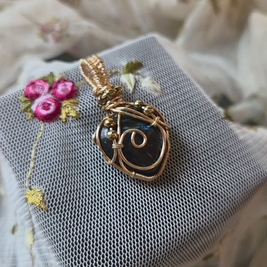 Arfvedsonite Mini Heart Wrap (Gold Wire)