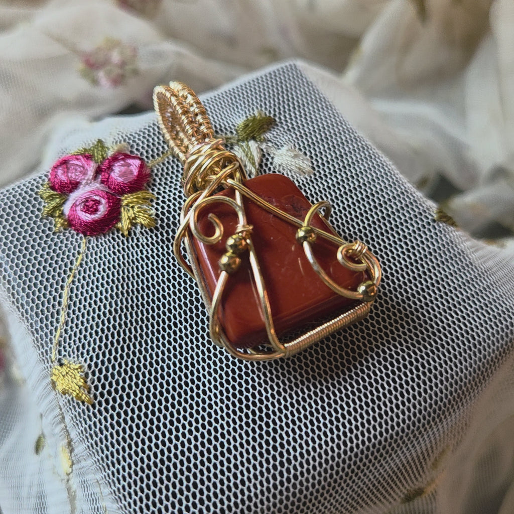 Red Jasper Natural Tumbled Wrap (Gold Wire)